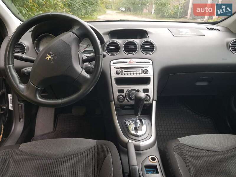 Хэтчбек Peugeot 308 2008 в Дымере