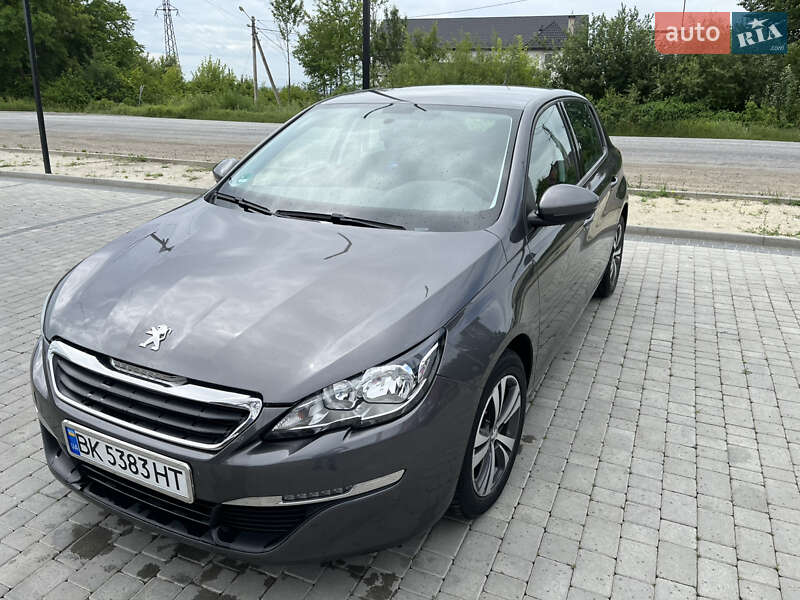 Хэтчбек Peugeot 308 2016 в Ивано-Франковске