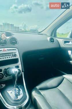 Хэтчбек Peugeot 308 2008 в 