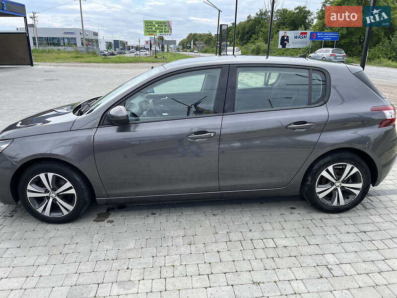 Хэтчбек Peugeot 308 2016 в Ивано-Франковске