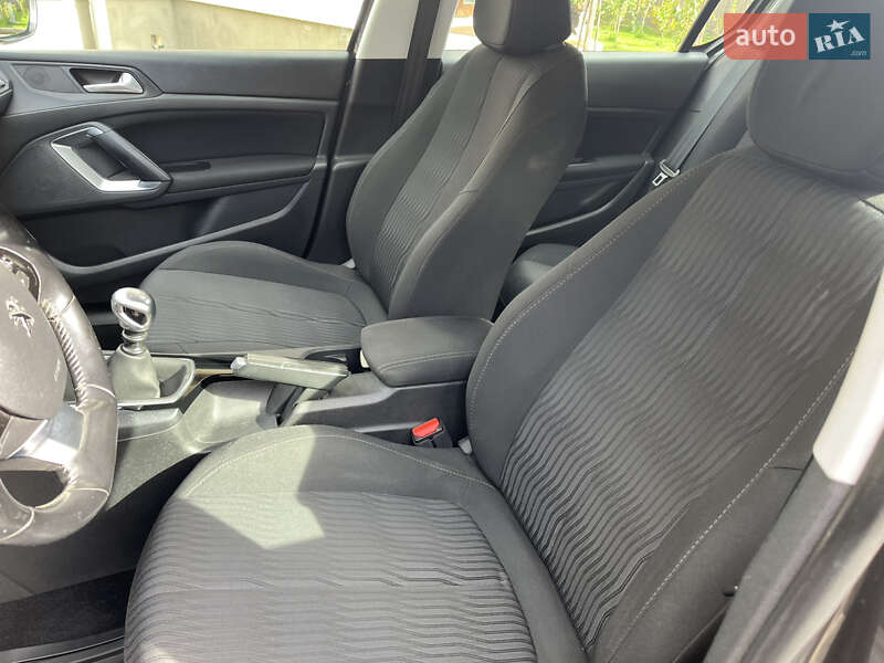 Хэтчбек Peugeot 308 2016 в Ивано-Франковске