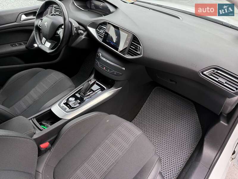 Универсал Peugeot 308 2020 в Ровно