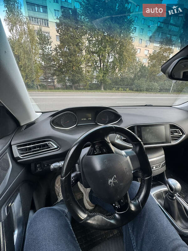 Универсал Peugeot 308 2015 в Ирпене