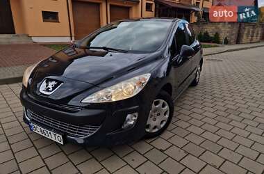 Хэтчбек Peugeot 308 2011 в 