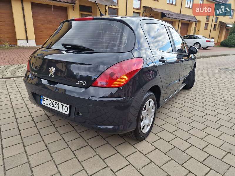 Хетчбек Peugeot 308 2011 в Стрию