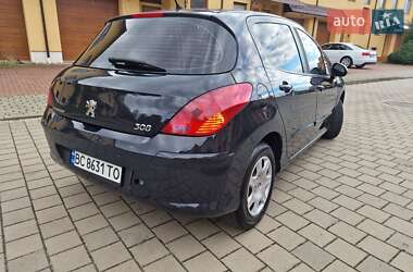 Хэтчбек Peugeot 308 2011 в 