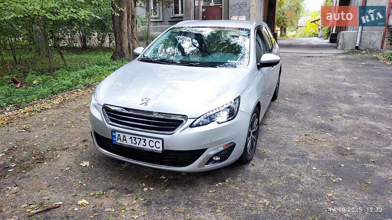Универсал Peugeot 308 2015 в 