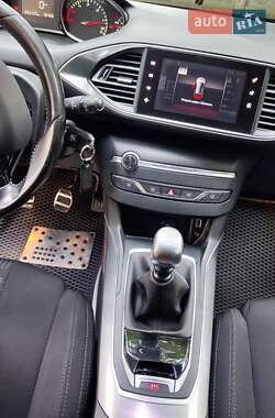 Универсал Peugeot 308 2015 в 