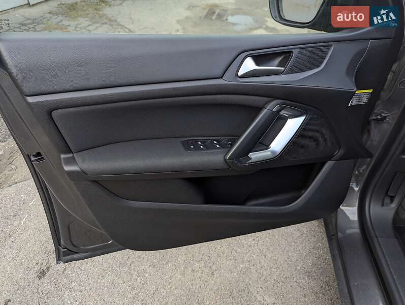 Универсал Peugeot 308 2018 в Киеве фото 12 Универсал Peugeot 308 2018 в Киеве