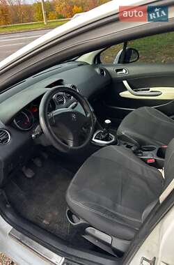 Хэтчбек Peugeot 308 2010 в 