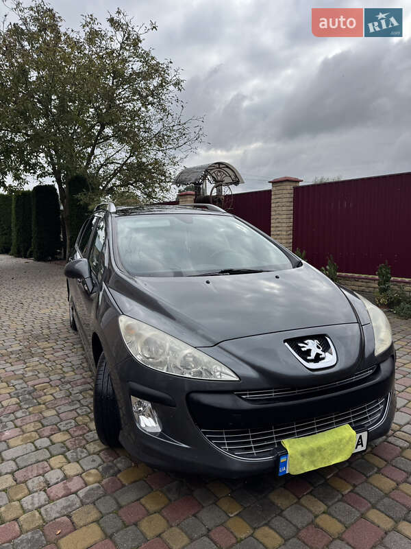 Хэтчбек Peugeot 308 2008 в Львове