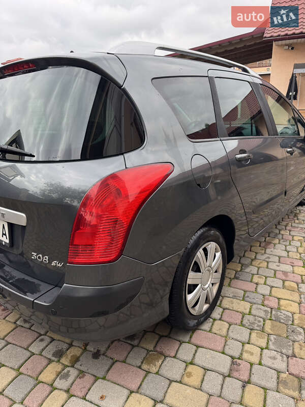 Хэтчбек Peugeot 308 2008 в Львове