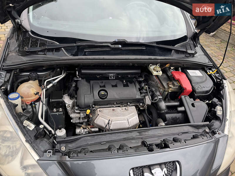 Хэтчбек Peugeot 308 2008 в Львове