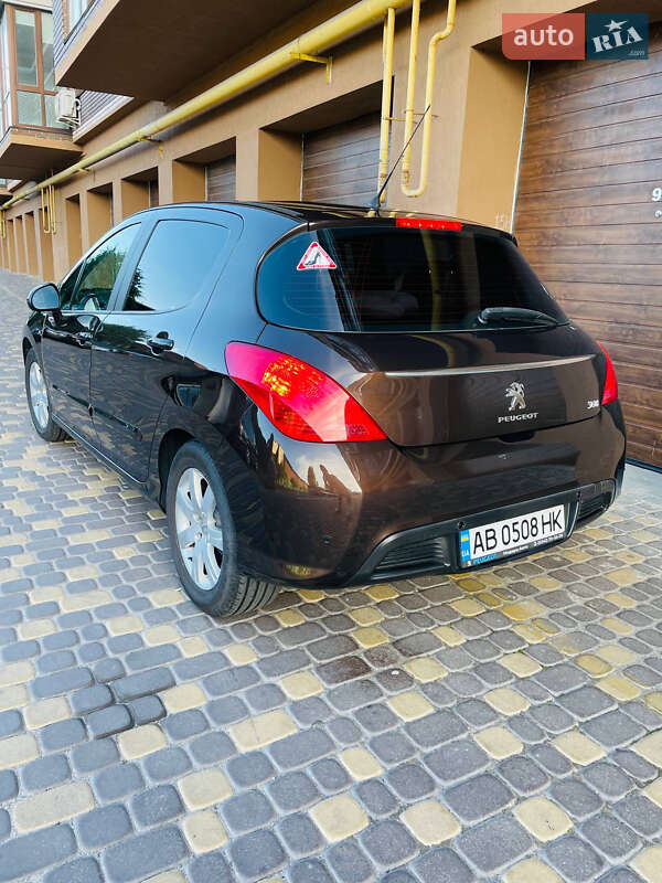 Хэтчбек Peugeot 308 2012 в Виннице