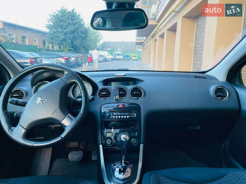 Хэтчбек Peugeot 308 2012 в Виннице