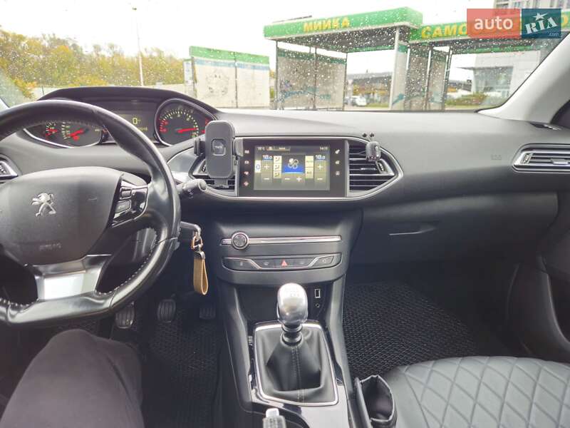 Универсал Peugeot 308 2014 в Ивано-Франковске