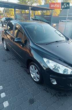 Хэтчбек Peugeot 308 2008 в Нетешине