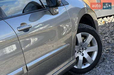 Універсал Peugeot 308 2012 в 