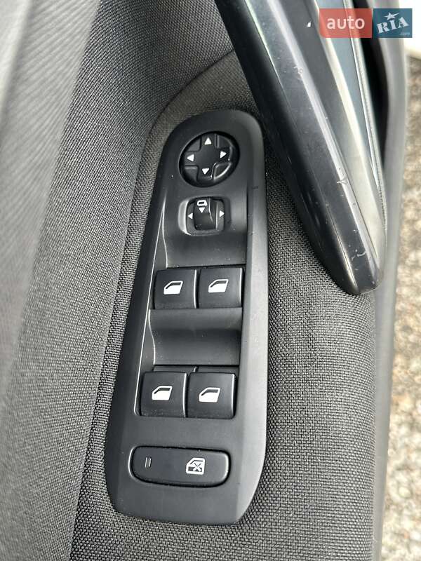 Універсал Peugeot 308 2015 в Білогородці