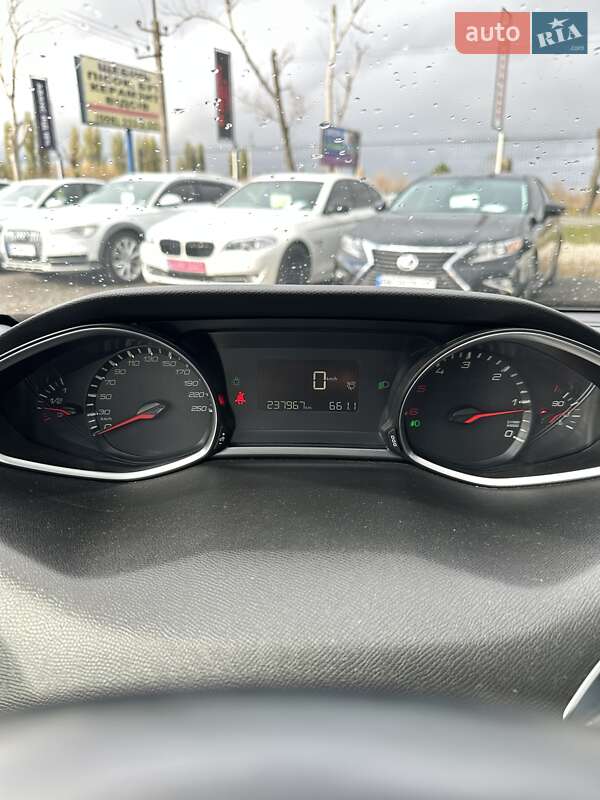 Універсал Peugeot 308 2015 в Білогородці