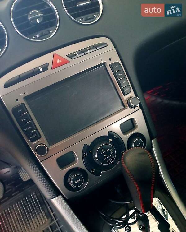 Хэтчбек Peugeot 308 2008 в 