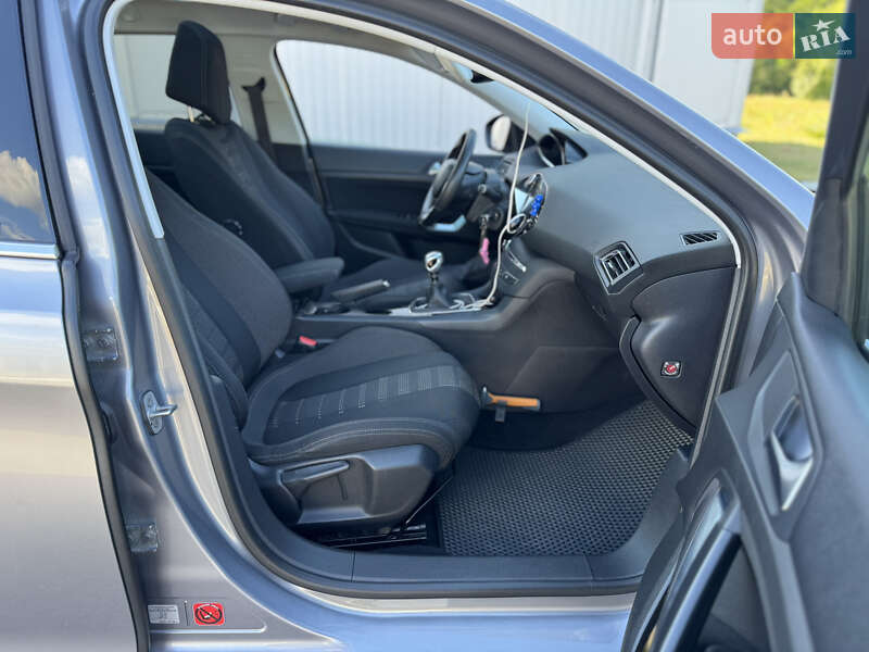 Універсал Peugeot 308 2015 в Рівному