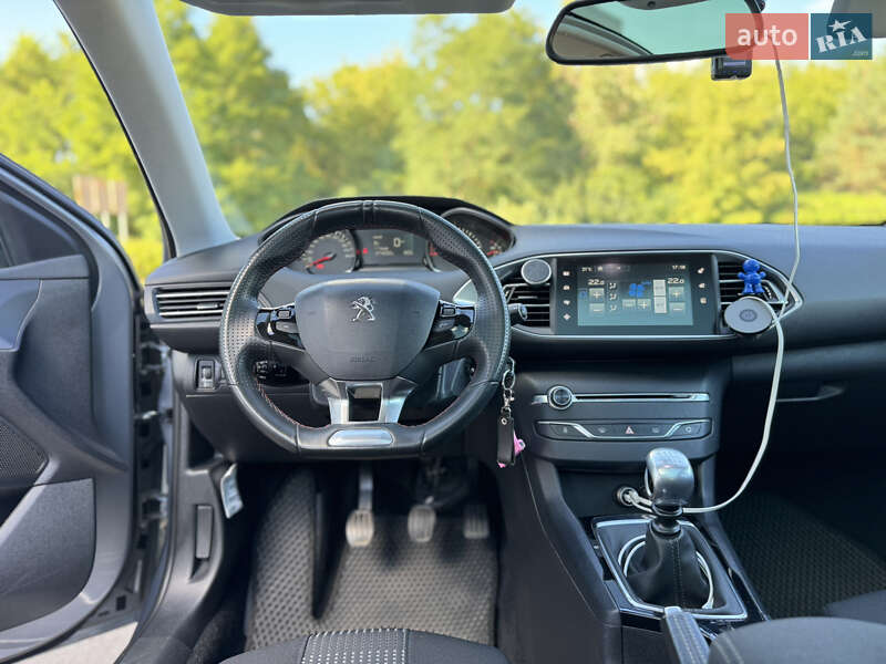 Універсал Peugeot 308 2015 в Рівному