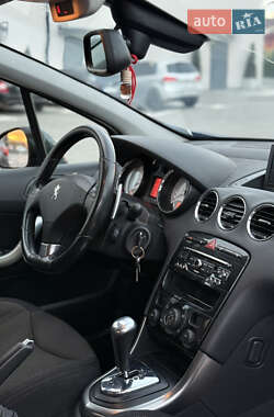Хэтчбек Peugeot 308 2013 в 