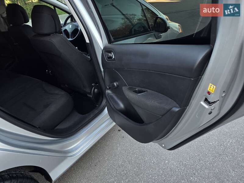 Хэтчбек Peugeot 308 2007 в Тернополе фото 28 Хэтчбек Peugeot 308 2007 в Тернополе