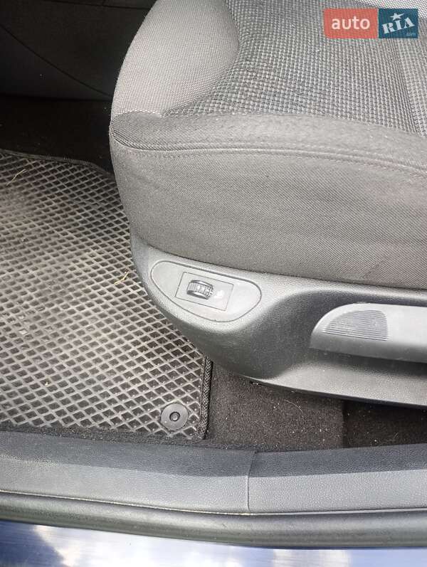 Универсал Peugeot 308 2011 в Новояворовске фото 9 Универсал Peugeot 308 2011 в Новояворовске