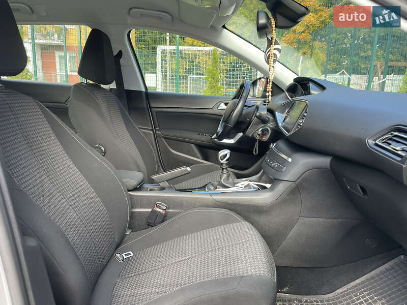 Универсал Peugeot 308 2018 в Львове