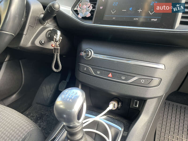 Универсал Peugeot 308 2018 в Львове