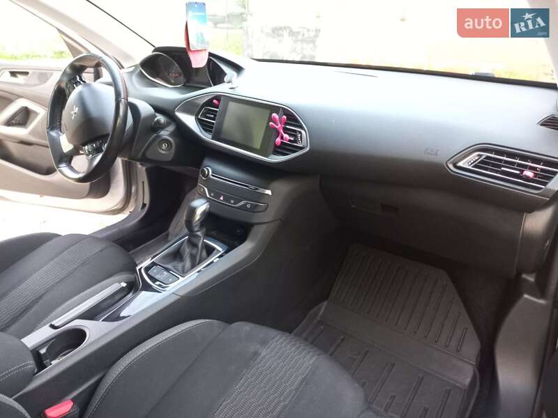 Хэтчбек Peugeot 308 2016 в Кременце фото 9 Хэтчбек Peugeot 308 2016 в Кременце