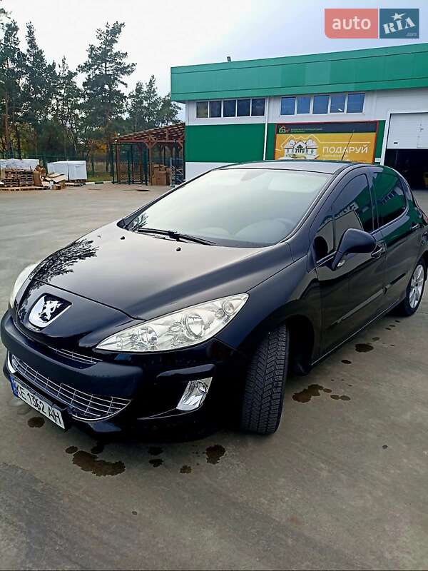 Хэтчбек Peugeot 308 2010 в Павлограде