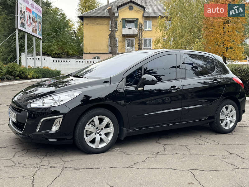 Хетчбек Peugeot 308 2012 в Кам'янському