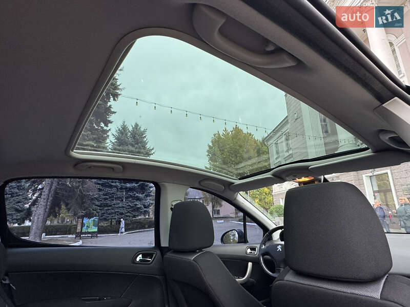 Хетчбек Peugeot 308 2012 в Кам'янському