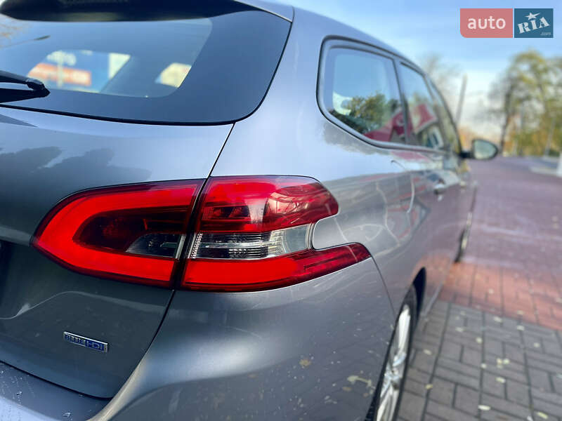 Универсал Peugeot 308 2015 в Киеве фото 13 Универсал Peugeot 308 2015 в Киеве