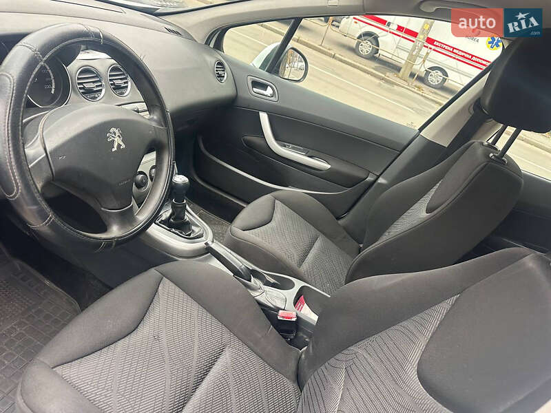 Универсал Peugeot 308 2011 в Киеве