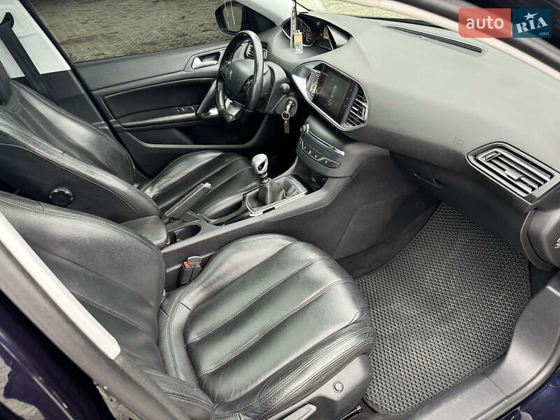 Универсал Peugeot 308 2015 в Дубно фото 5 Универсал Peugeot 308 2015 в Дубно