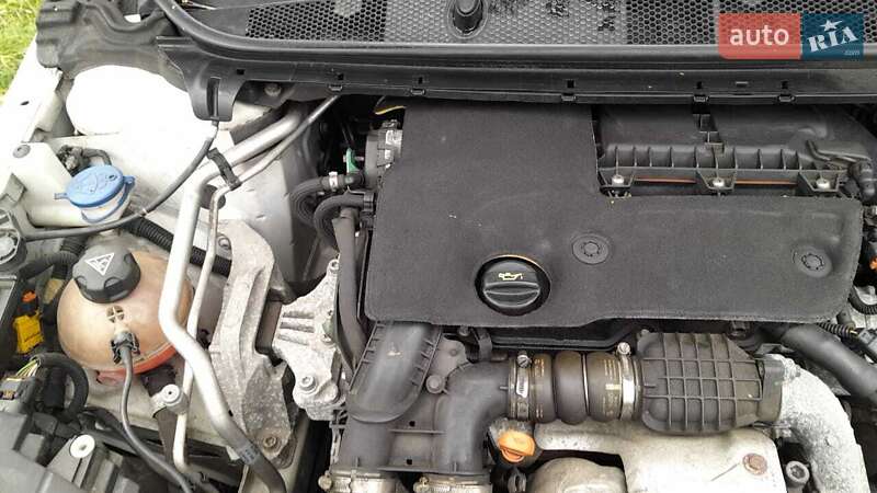 Універсал Peugeot 308 2015 в Тернополі