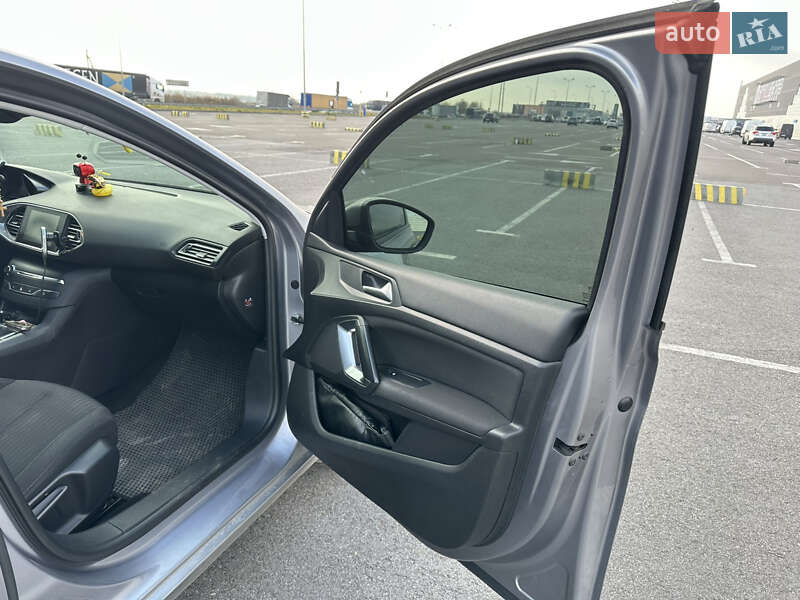 Универсал Peugeot 308 2016 в Львове