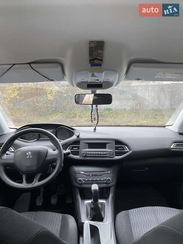 Хэтчбек Peugeot 308 2015 в Киеве фото 2 Хэтчбек Peugeot 308 2015 в Киеве