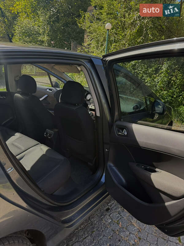 Хетчбек Peugeot 308 2008 в Великому Березному