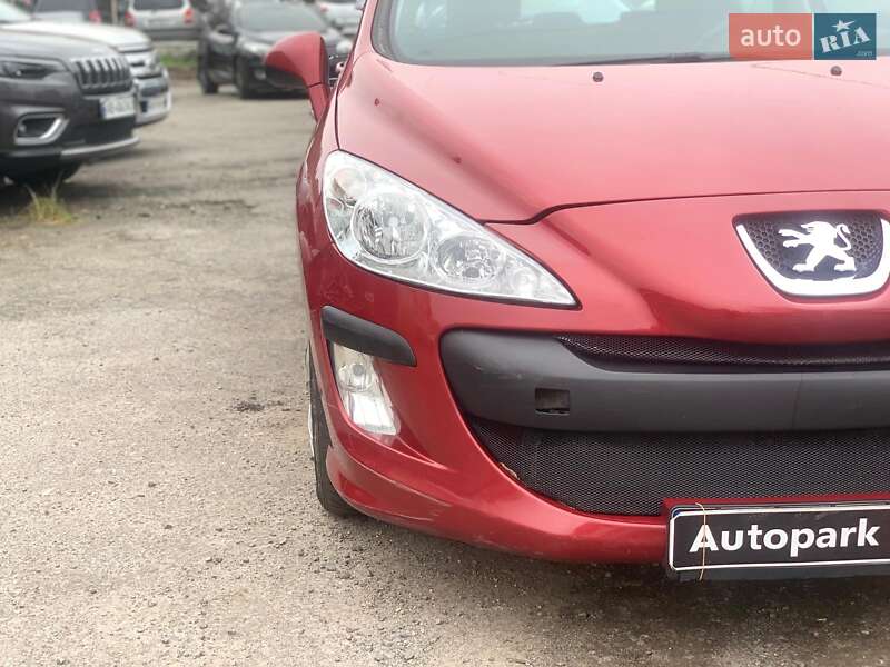 Хэтчбек Peugeot 308 2010 в Виннице