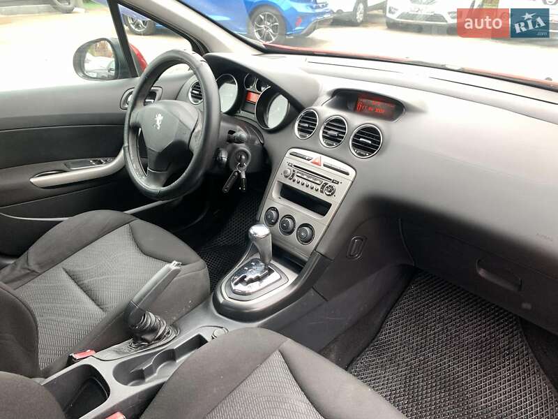 Хэтчбек Peugeot 308 2010 в Виннице
