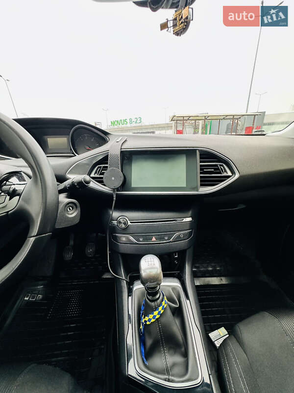 Универсал Peugeot 308 2014 в Киеве фото 16 Универсал Peugeot 308 2014 в Киеве