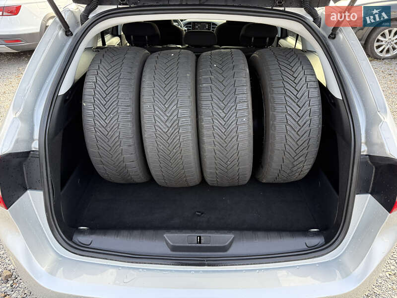 Універсал Peugeot 308 2015 в Рівному