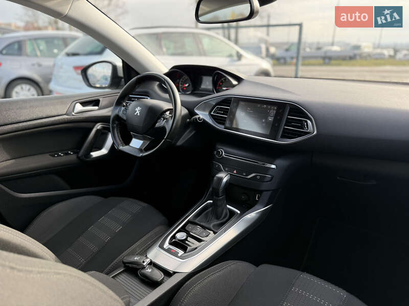 Універсал Peugeot 308 2015 в Рівному