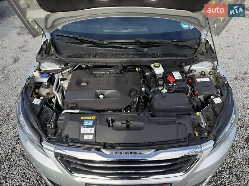 Універсал Peugeot 308 2015 в Рівному