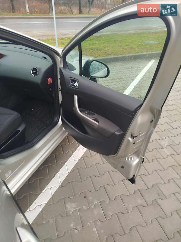 Универсал Peugeot 308 2008 в Старом Самборе фото 8 Универсал Peugeot 308 2008 в Старом Самборе